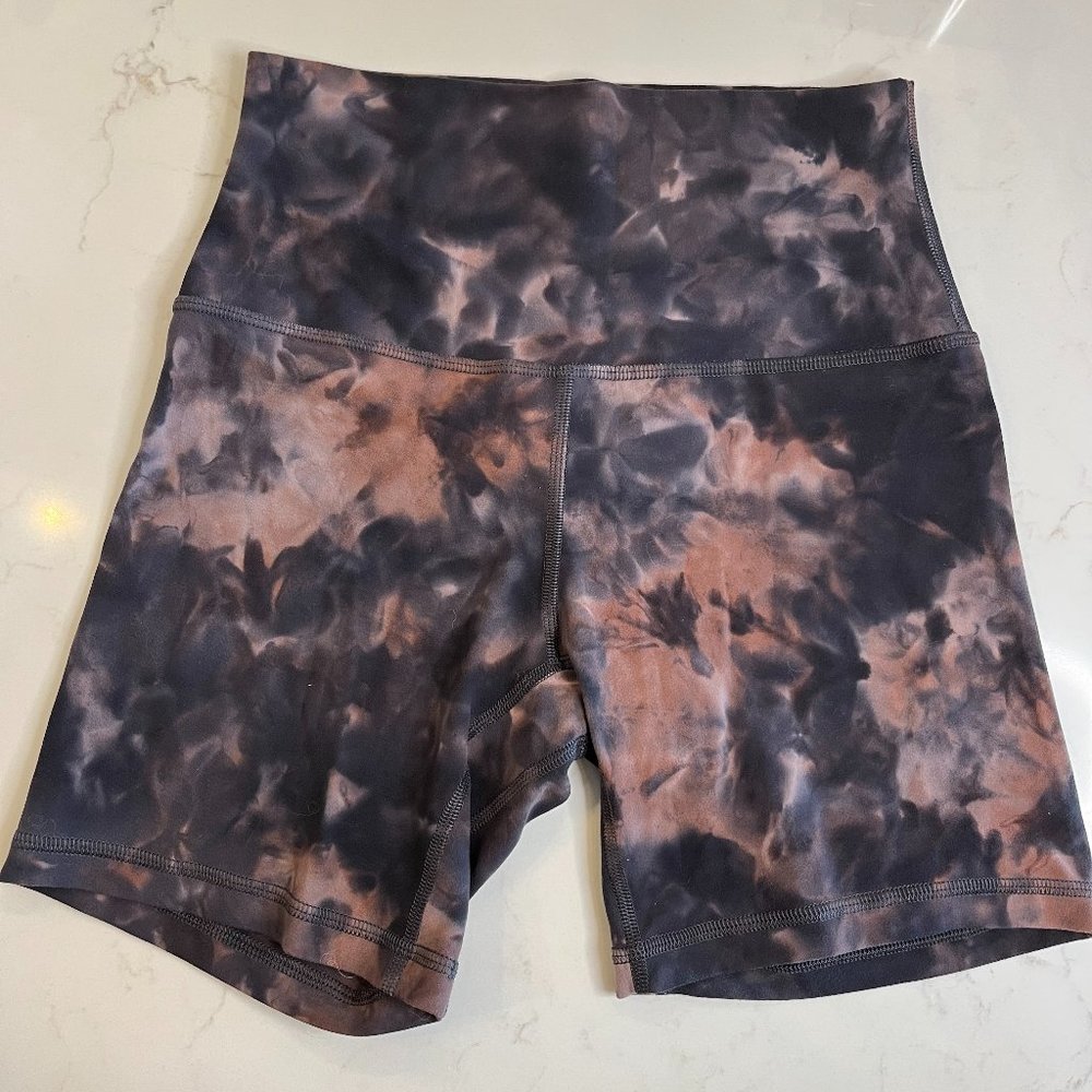 lululemon Align™ Short 4", Size 4 in Purple Tie Dye